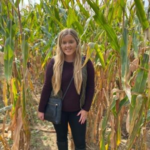 Meet your Posher, Lea